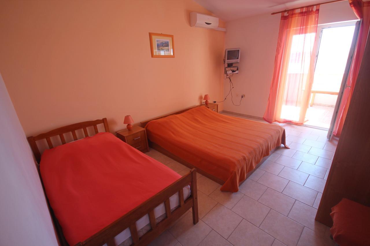 Apartments Njaco Razanac Bagian luar foto