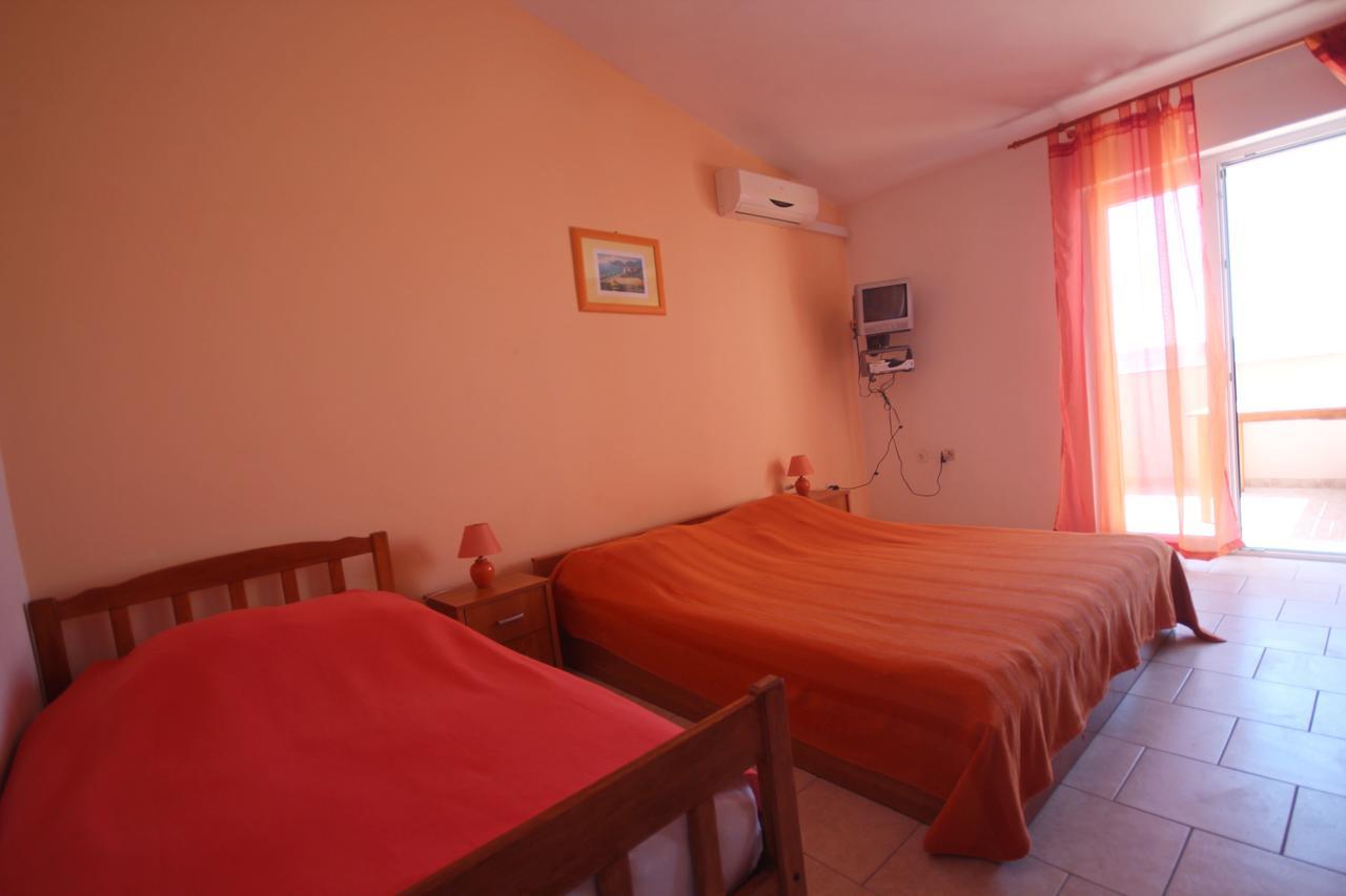 Apartments Njaco Razanac Ruang foto